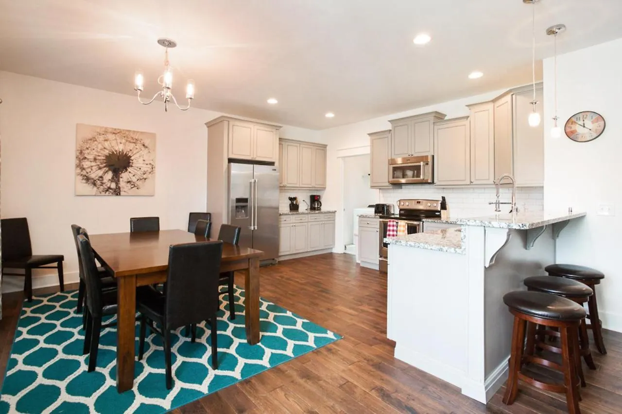 Holiday home Dandelion Manor Villa Nashville United States